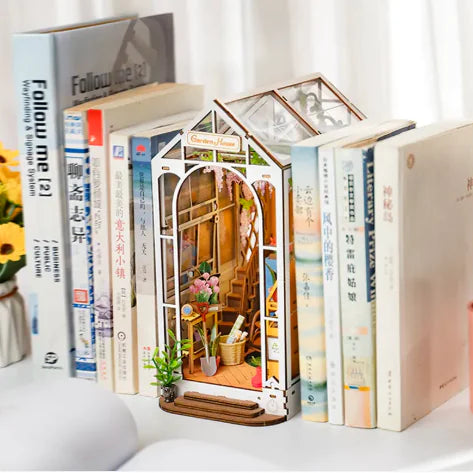 Garden House Bookshelf Nook Kit