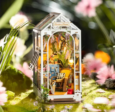 Garden House Bookshelf Nook Kit